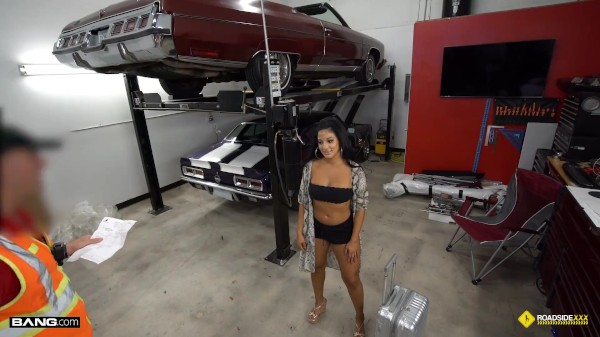 Roadside - Thick Latina Stripper Gets A Facial From Her Mechanic Porn Photo with Kosame Dash naked