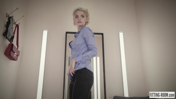 FITTING-ROOM - Instagram Supermodel Ariel wears secretary outfit and fucks her pussy