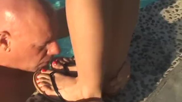 Teenage girl gets her toes sucked on outside before giving foot job Porn Photo with Veronica Jett naked