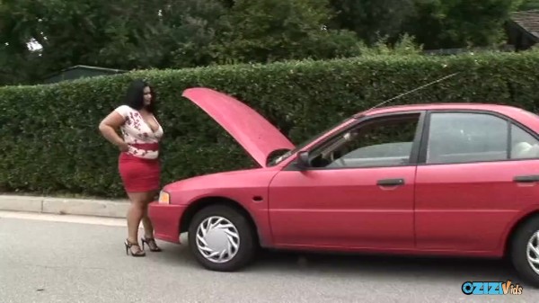 Curvy Brunette Girl Gets Her Car Fixed After Fucking with a Mechanic